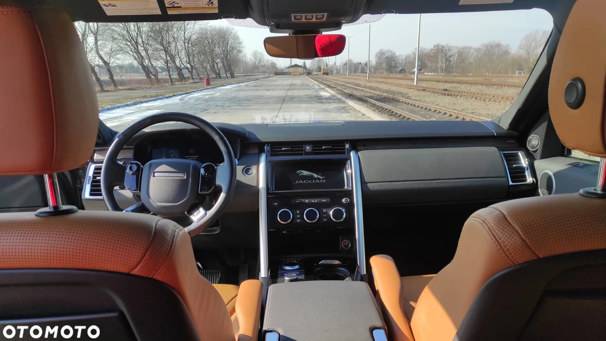 Land Rover Discovery V 3.0 Si6 HSE Luxury - 23