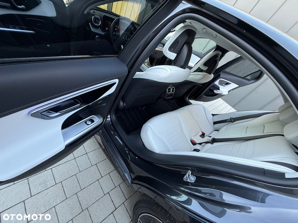 Mercedes-Benz Klasa C 300 mHEV 4-Matic AMG - 30