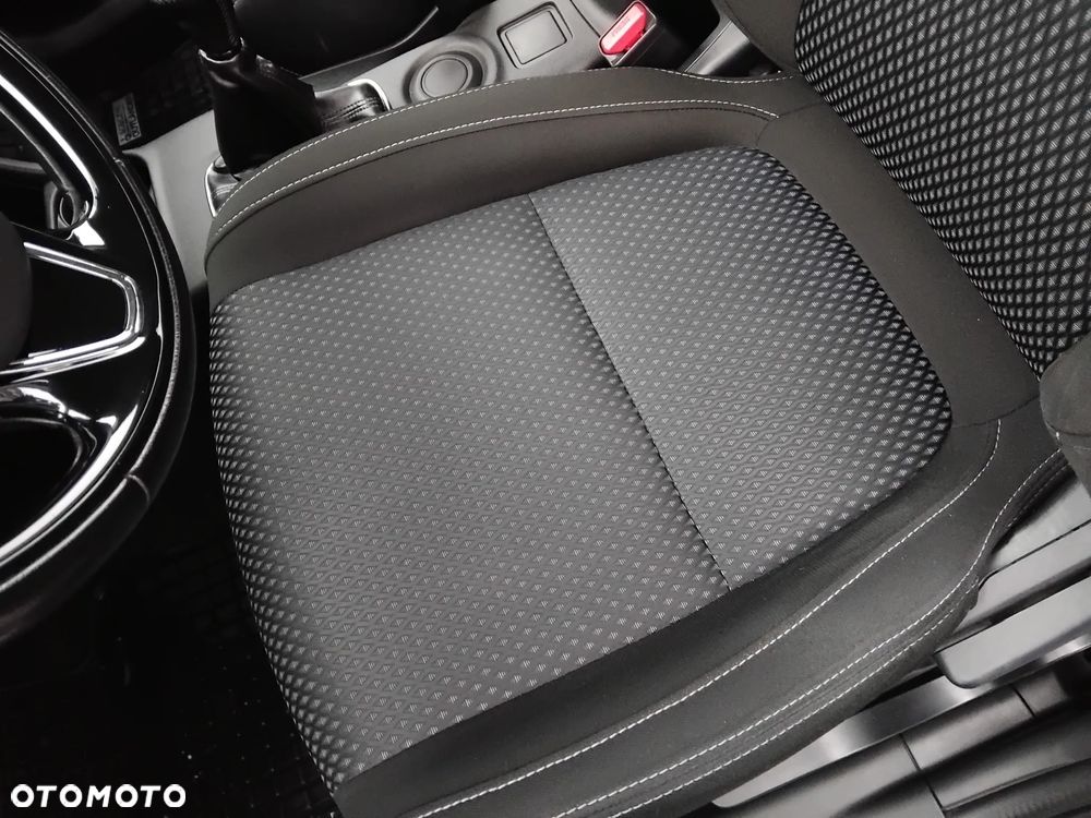 Mitsubishi Outlander 2.0 Invite + 2WD - 20