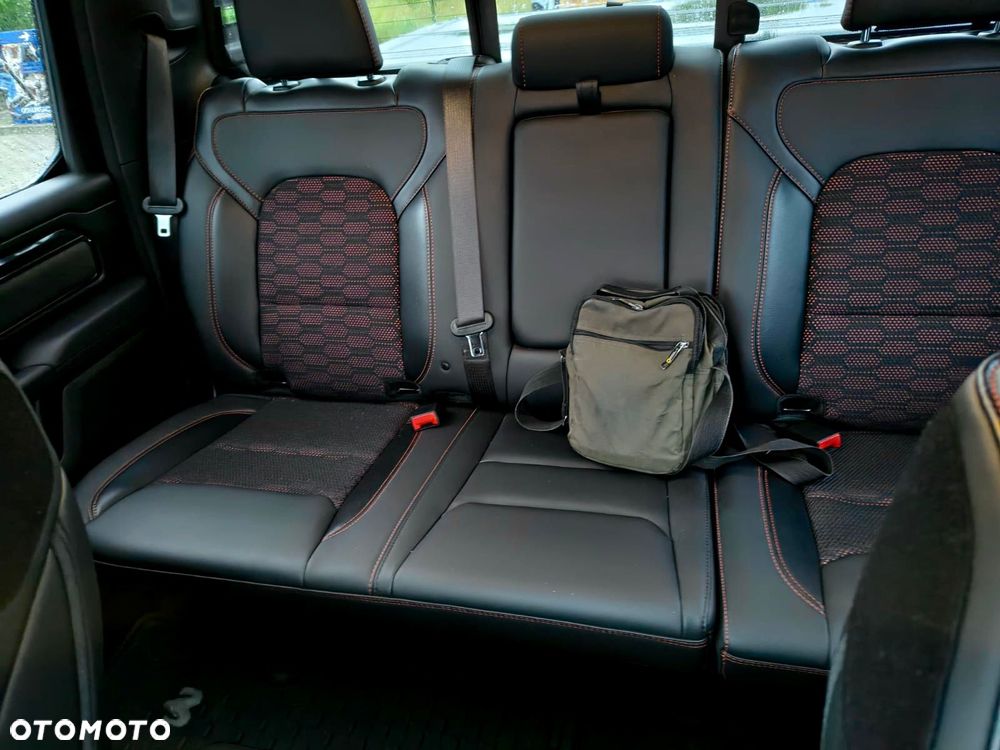 Dodge RAM 5.7 4x4 - 10