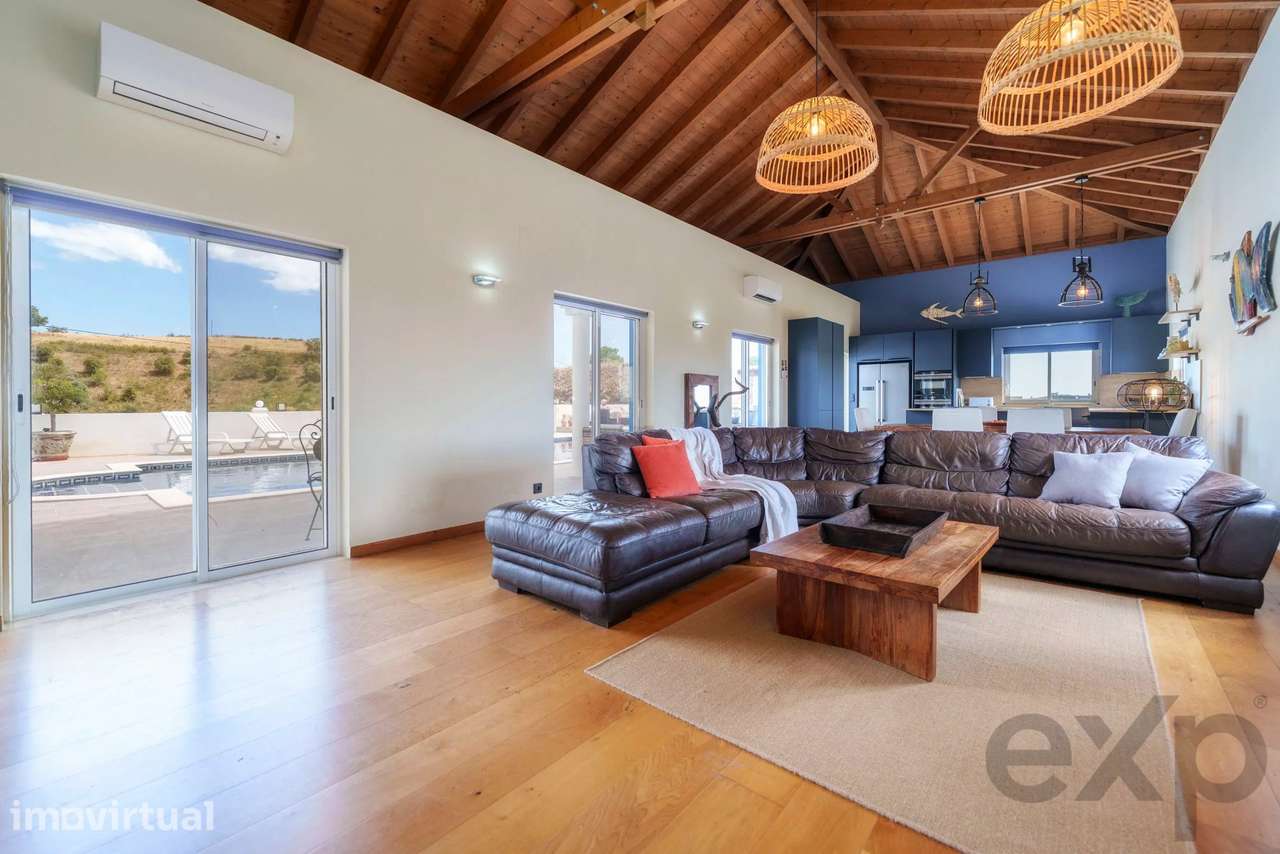 Vila de campo renovada com 5 quartos, piscina, vistas panorâmicas, 2 h - Grande imagem: 5/60