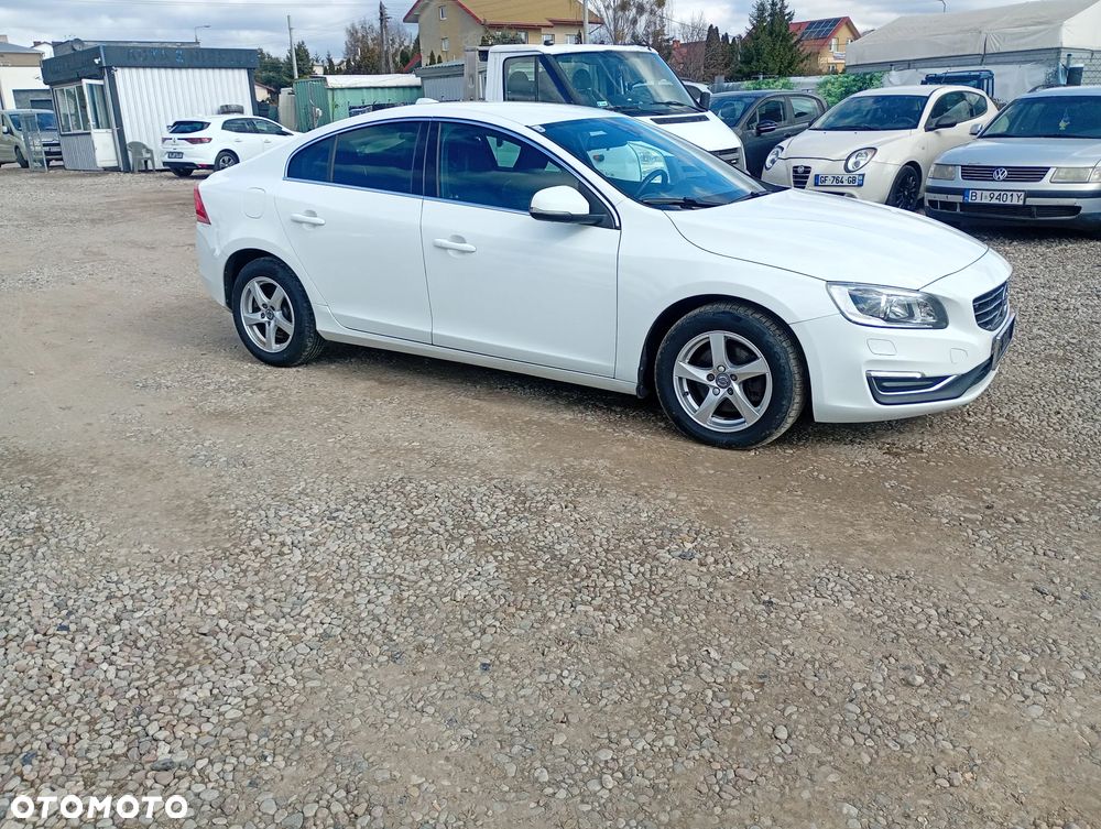 Volvo S60 D3 Geartronic Momentum - 4