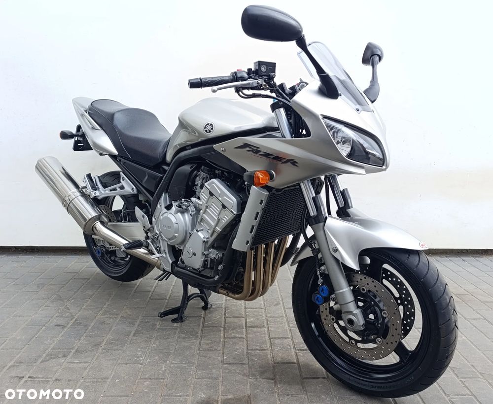 Yamaha FZS - 8