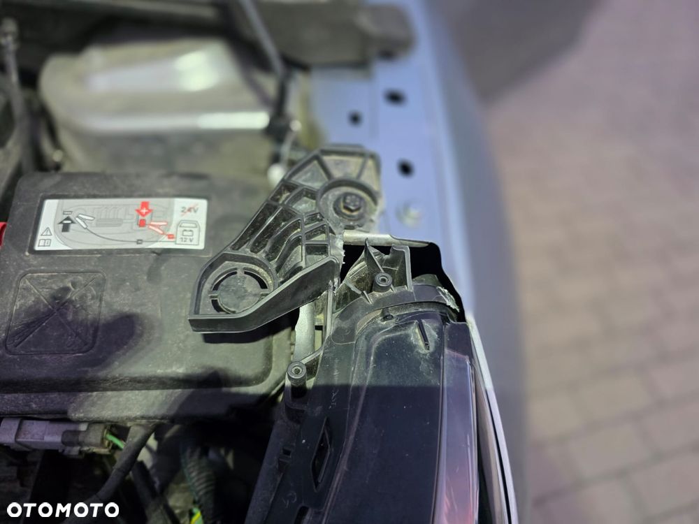 Peugeot 208 PureTech 100 Allure - 21