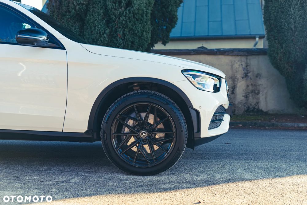 Mercedes-Benz GLC 300 4Matic 9G-TRONIC AMG Line Plus - 3