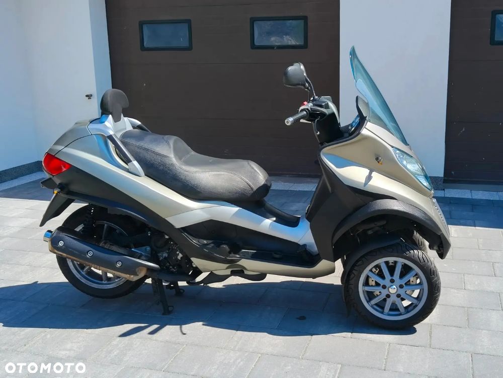 Piaggio MP-3 - 13