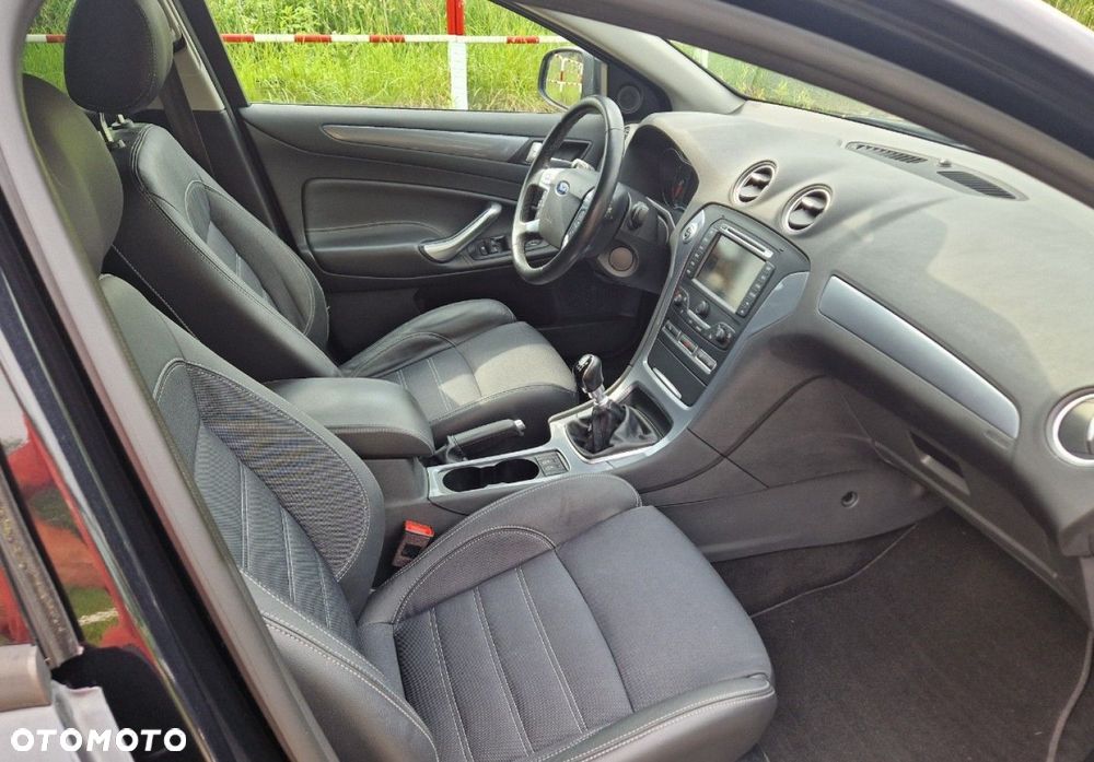Ford Mondeo 2.0 TDCI Champions Edition - 29