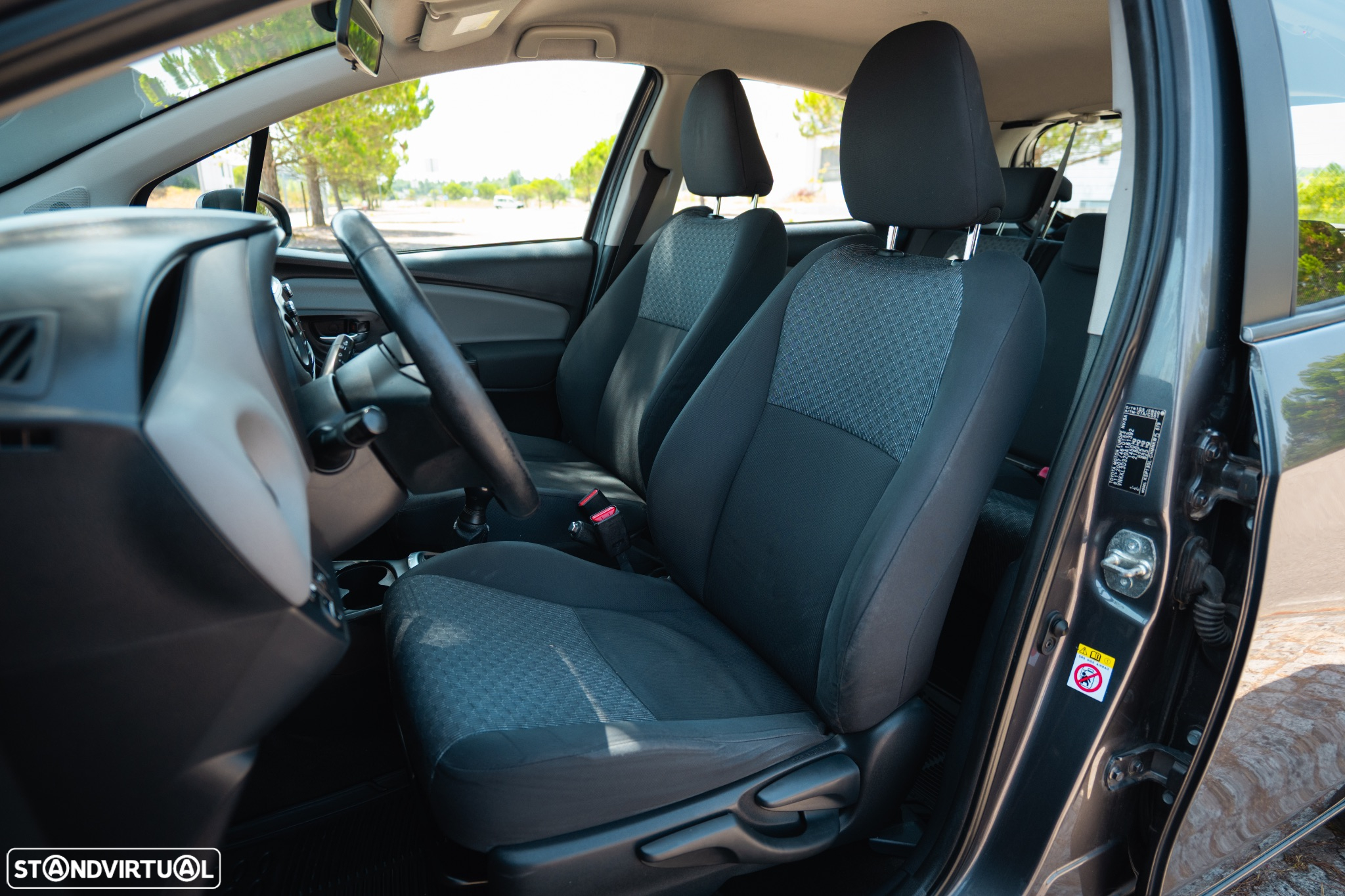 Toyota Yaris 1.0 VVT-i Comfort +PS Style +P.Techno - 6