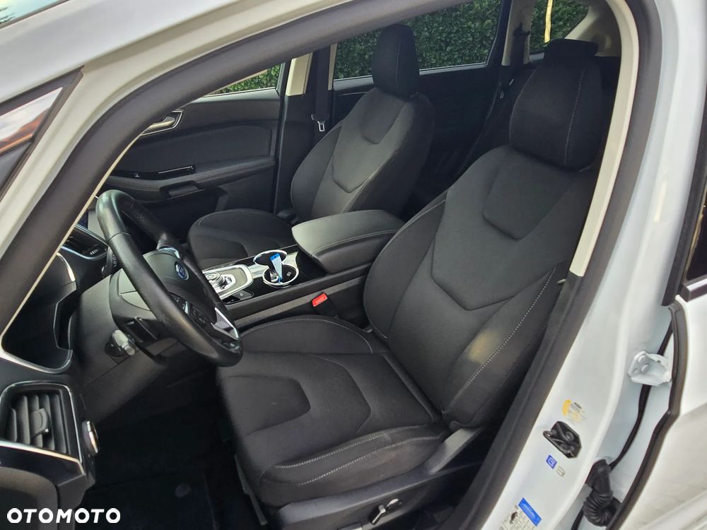 Ford S-Max - 17