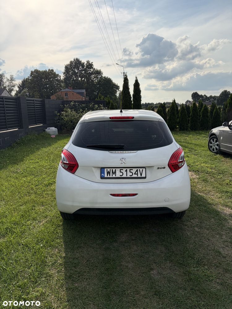 Peugeot 208 2014 photo 4
