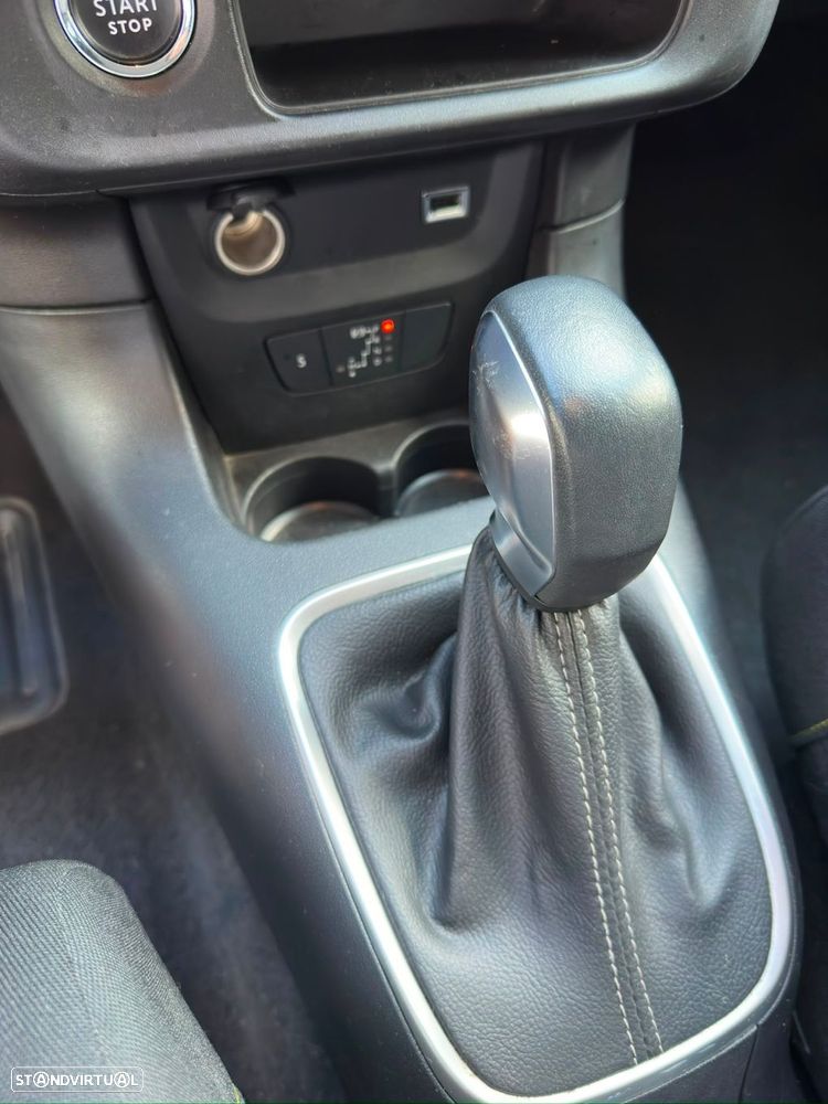 Citroën C3 1.2 PureTech Shine EAT6 - 12