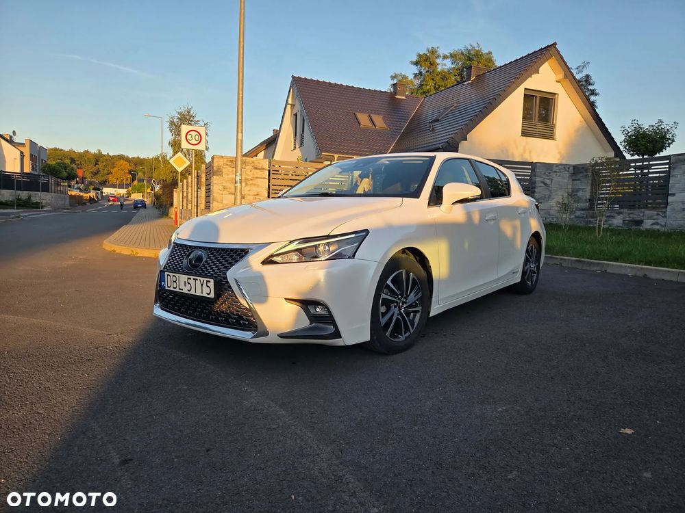 Lexus Ct 2017 photo 2
