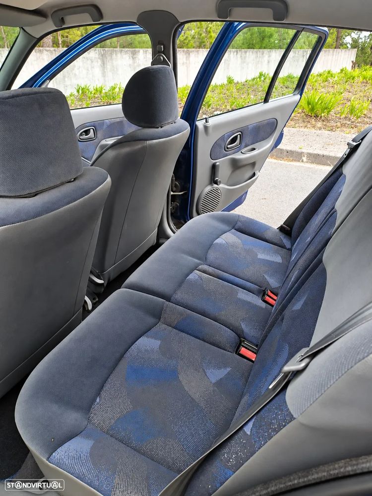Renault Clio - 16