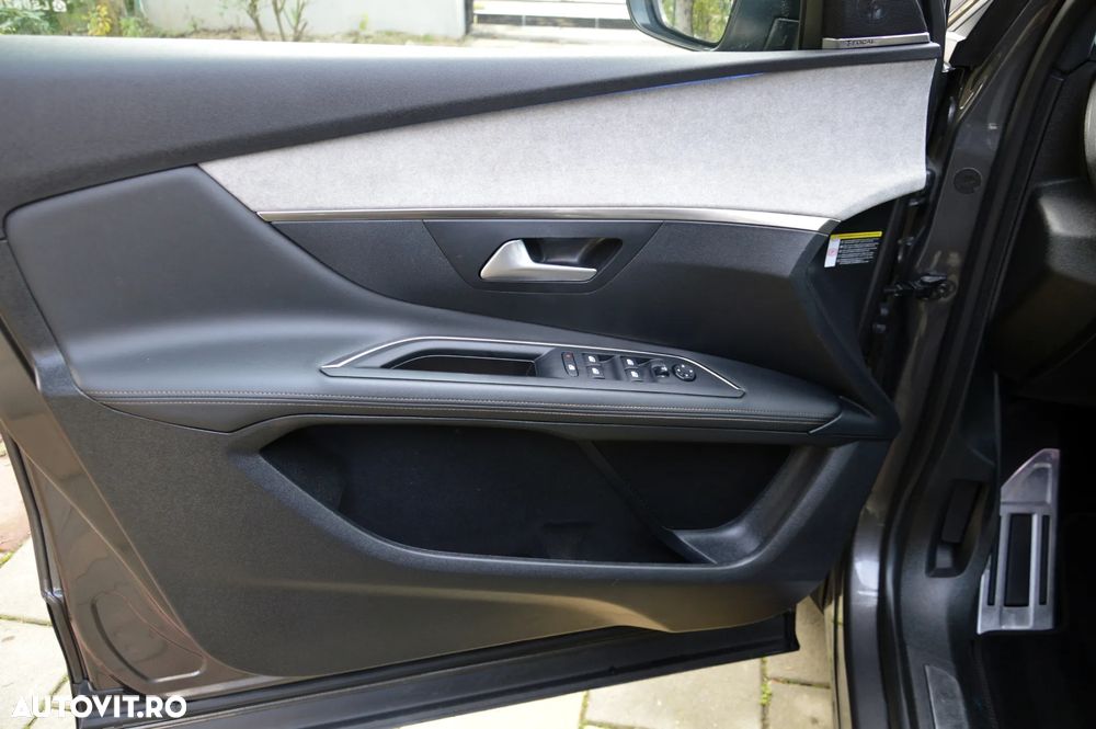 Peugeot 3008 PHEV 300 EAT8 4X4 GT - 18