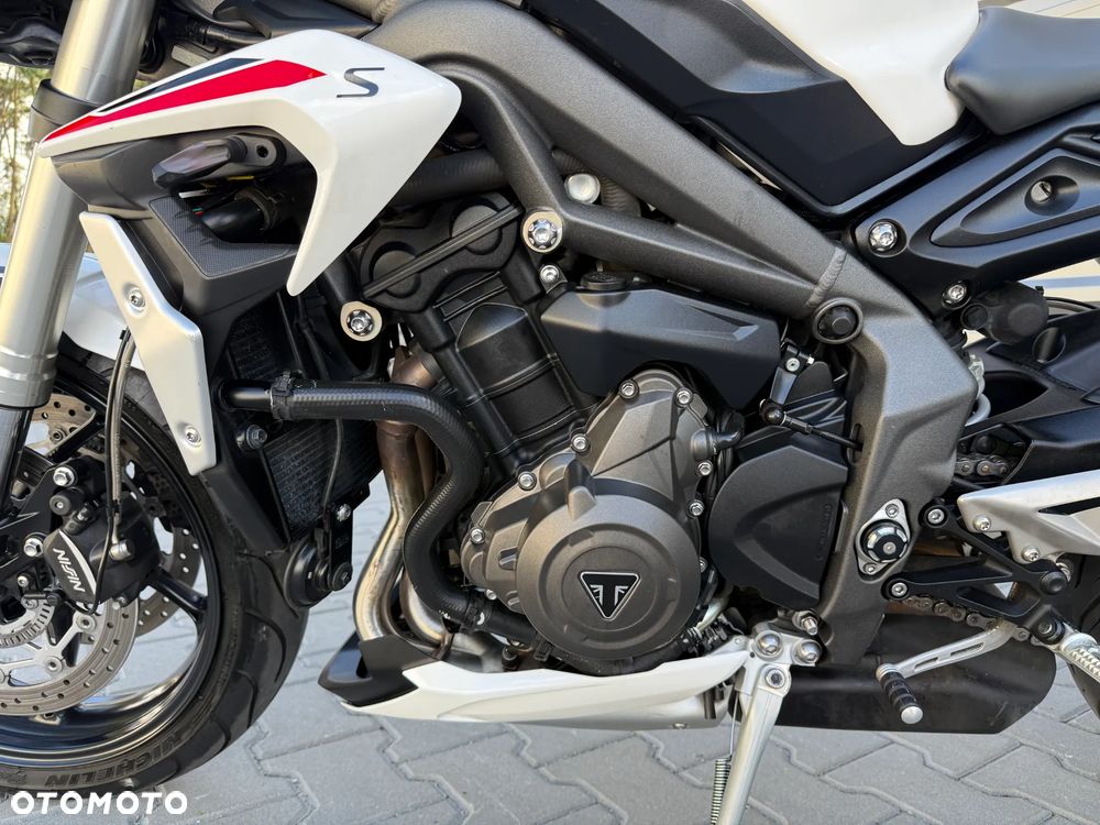 Triumph Street Triple - 23