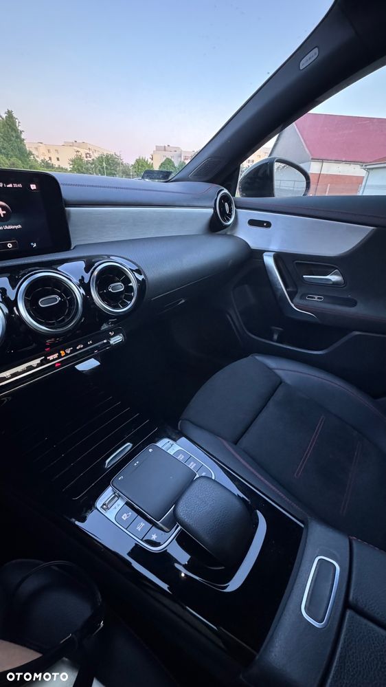 Mercedes-Benz CLA 200 AMG Line 7G-DCT - 2