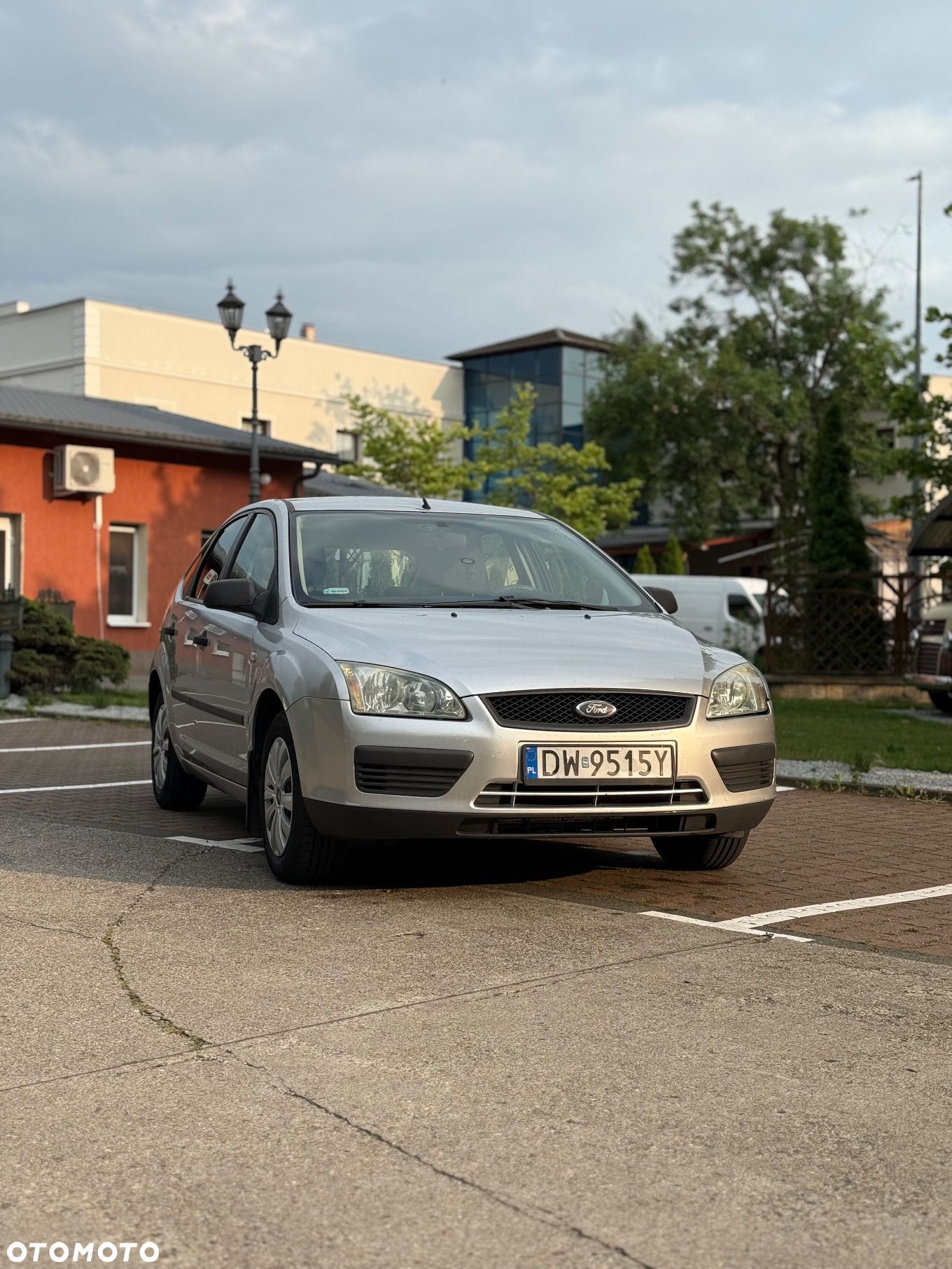Ford Focus 1.6 Ambiente - 1