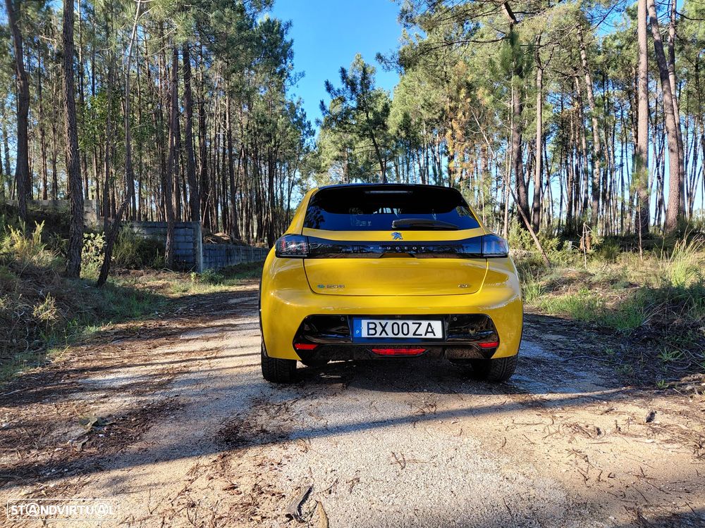 Peugeot e-208 GT Pack - 13