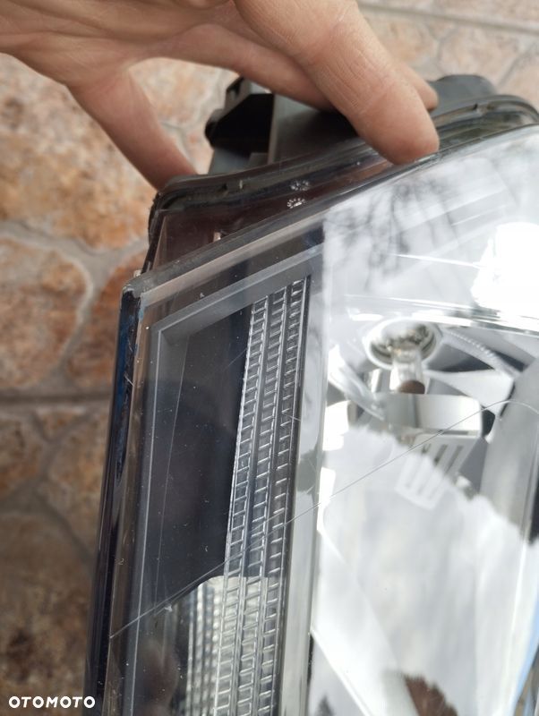 Lampa prawa ZWYKŁA Audi Q3 8U 8U0 8U0941004M - 4