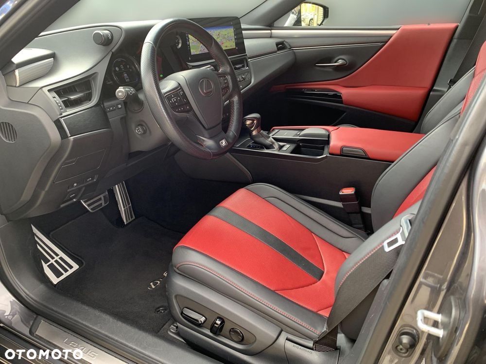 Lexus ES 300h F Sport Edition - 14