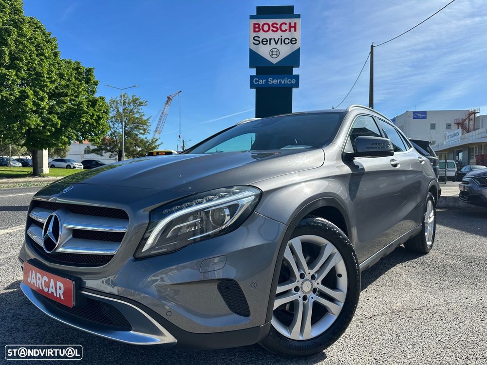 Mercedes-Benz GLA 220 d 4Matic 7G-DCT Style - 2
