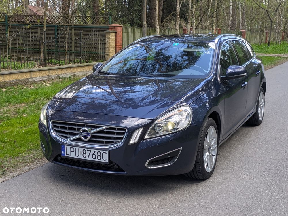 Volvo V60 D4 AWD Summum - 2