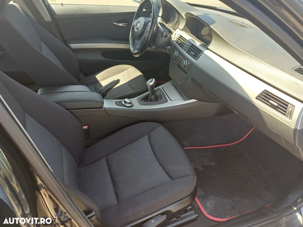 BMW Seria 3 320i - 7