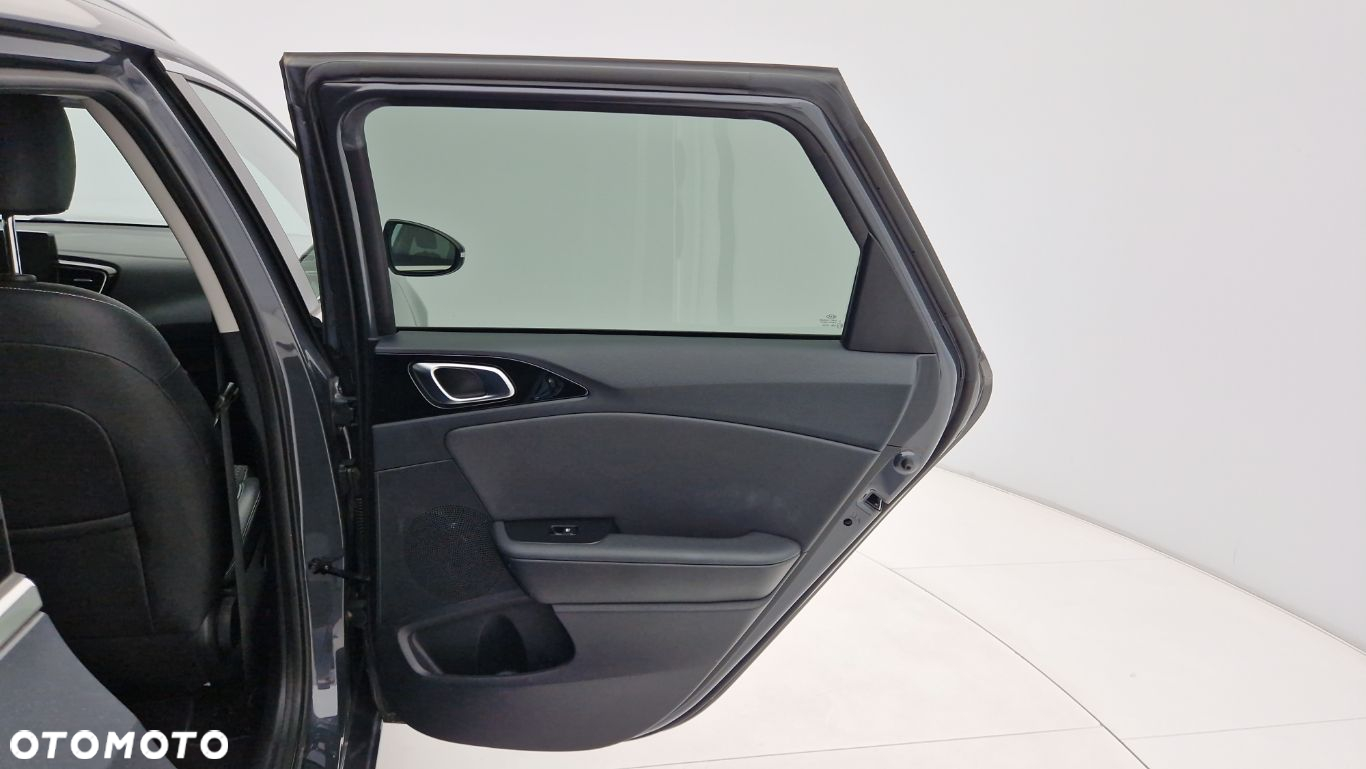Kia Ceed - 21