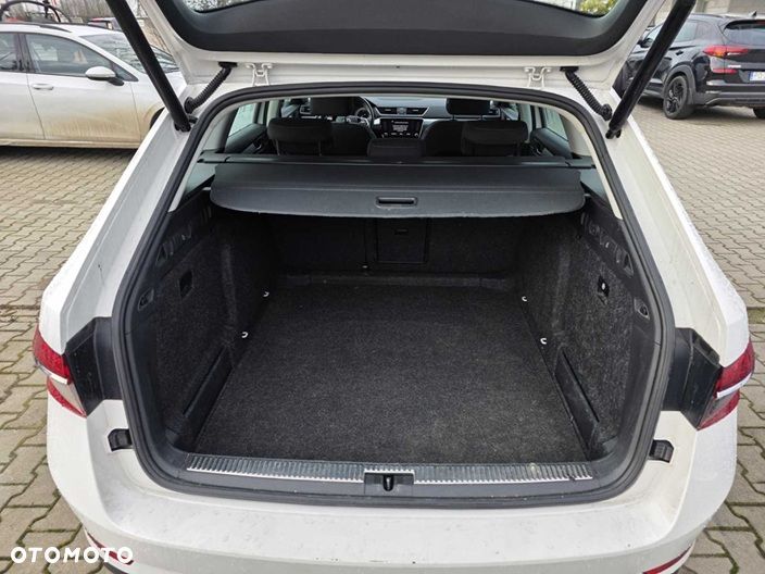 Skoda Superb 1.5 TSI Ambition DSG - 6