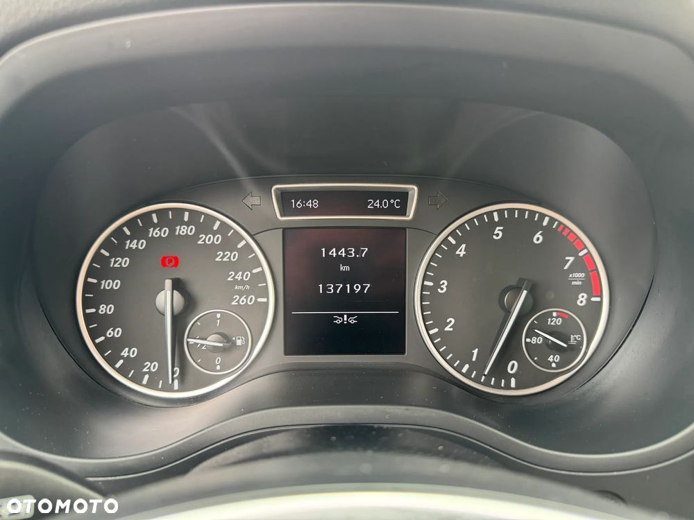 Mercedes-Benz Klasa B 200 Edition - 15