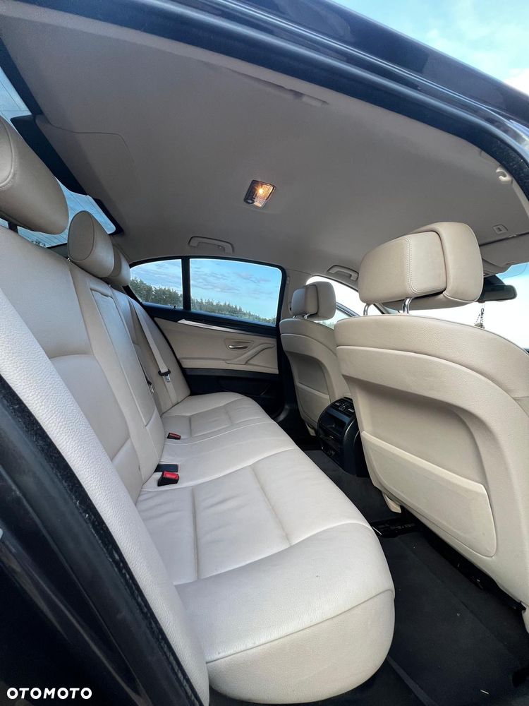 BMW Seria 5 525d - 19