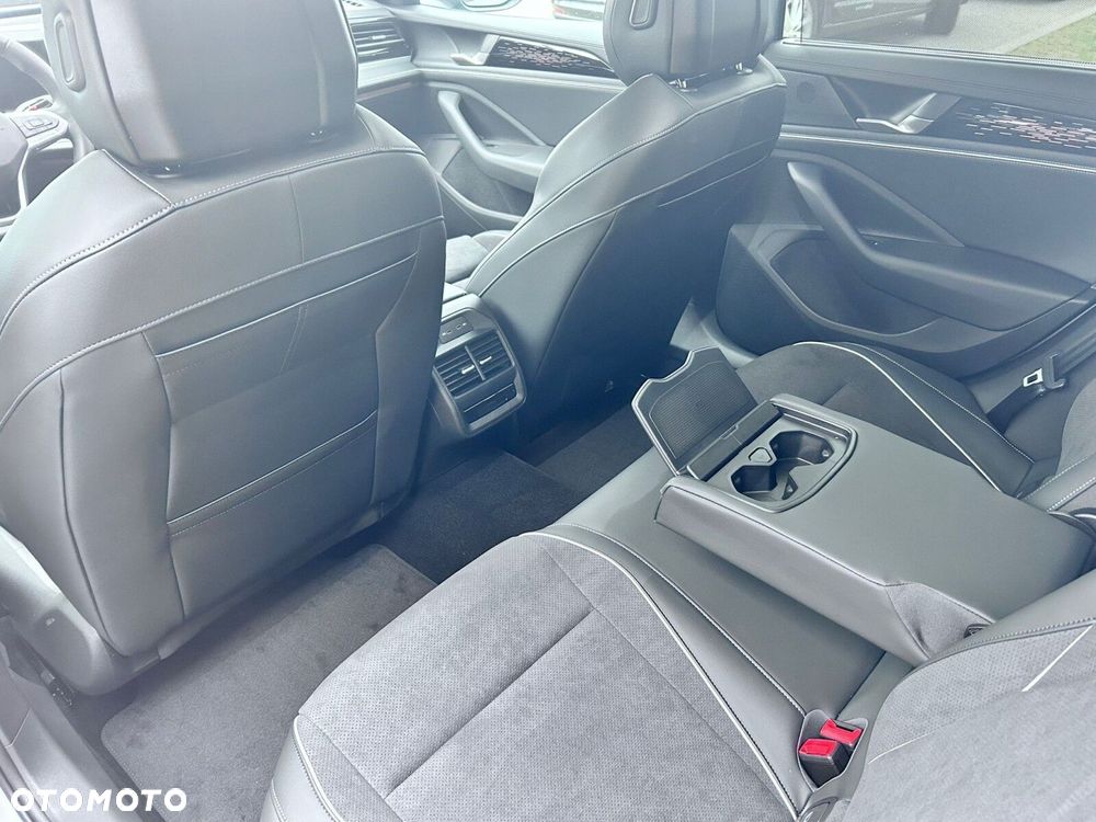 Volkswagen Passat - 10