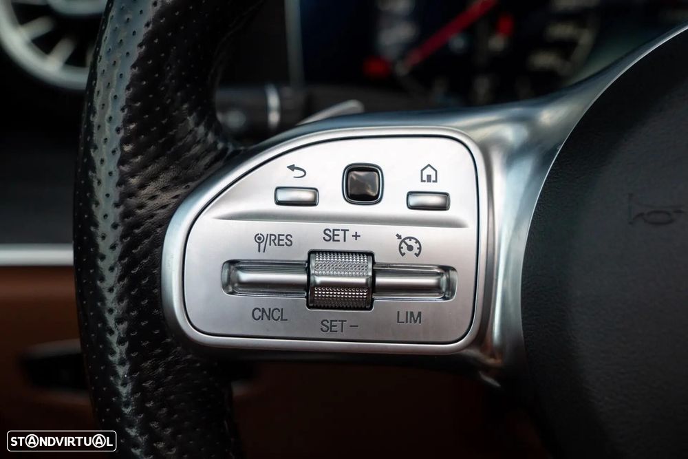 Mercedes-Benz E 220 d 4Matic 9G-TRONIC AMG Line - 17