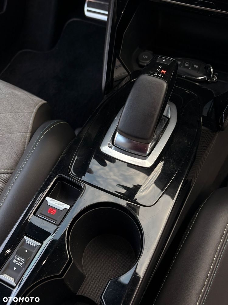 Peugeot 2008 GT Pack - 13