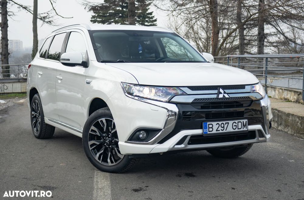 Mitsubishi Outlander - 1