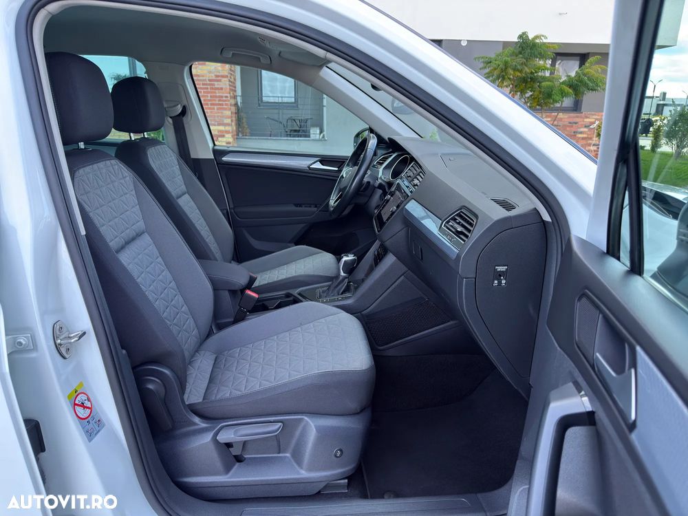 Volkswagen Tiguan - 12