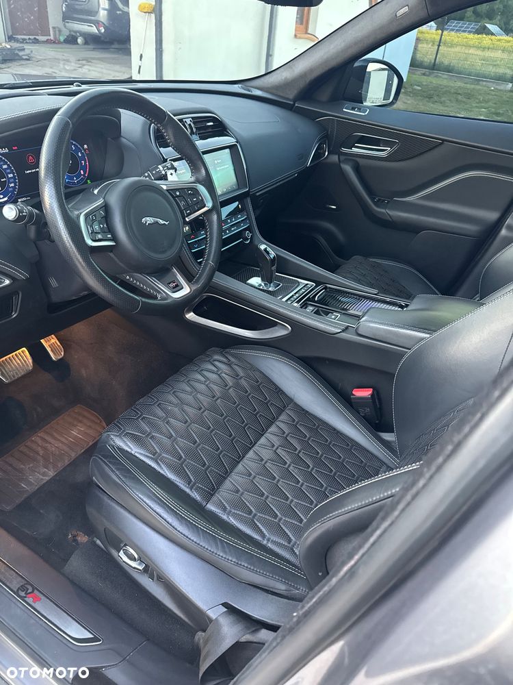 Jaguar F-Pace AWD SVR - 20