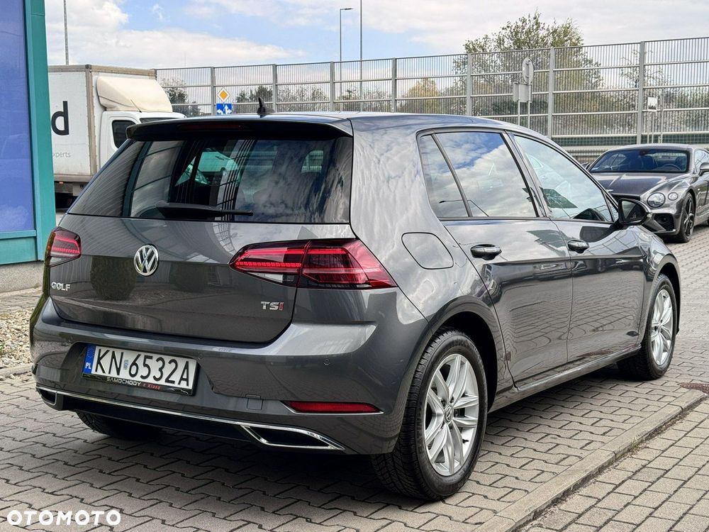 Volkswagen Golf - 10