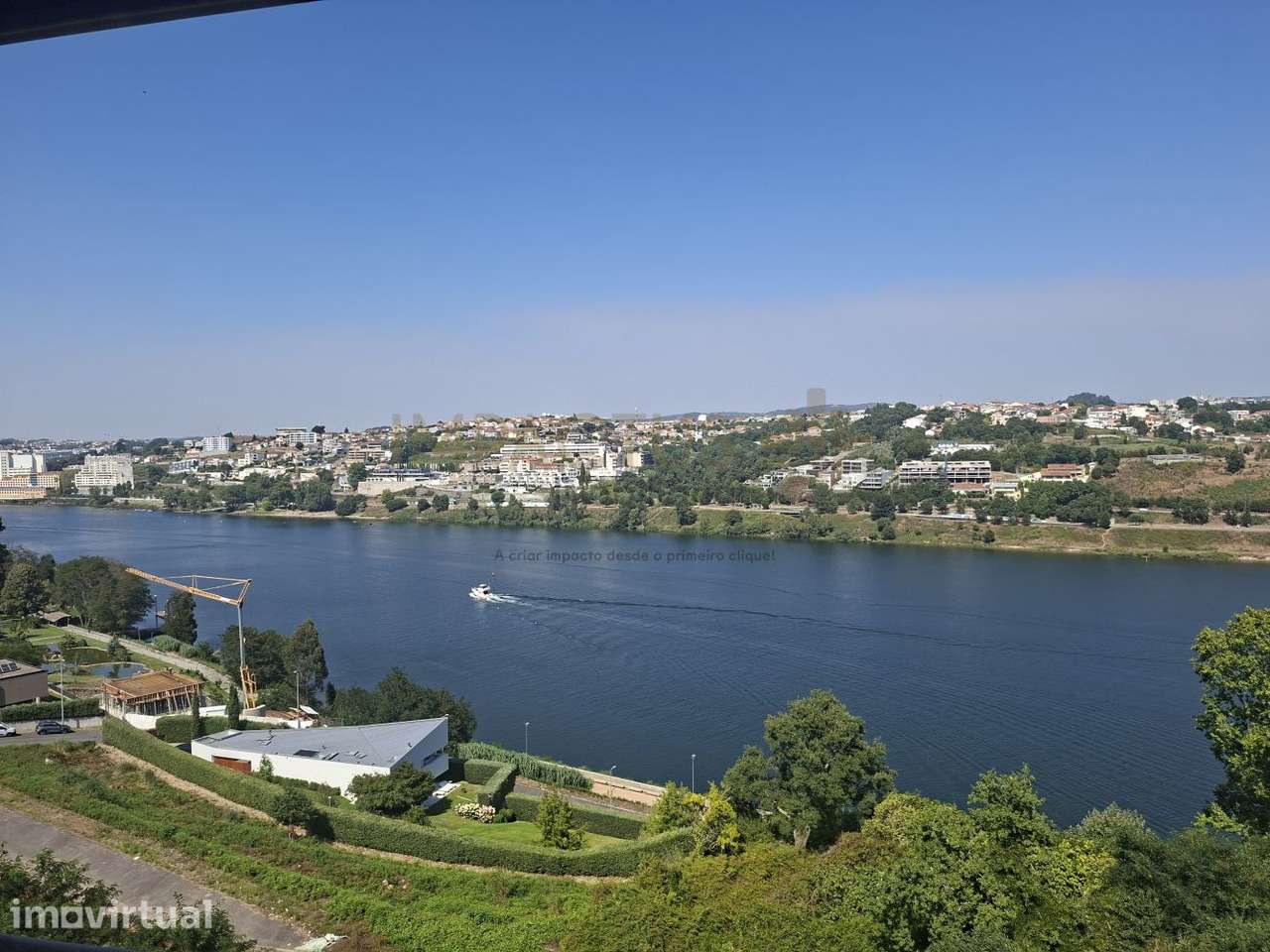 Apartamento T2 junto ao Rio Douro - Grande imagem: 2/18