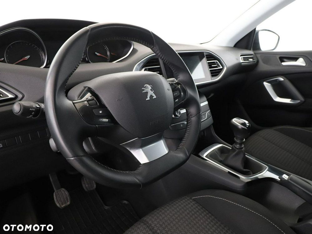 Peugeot 308 1.2 PureTech Active Pack S&S - 15