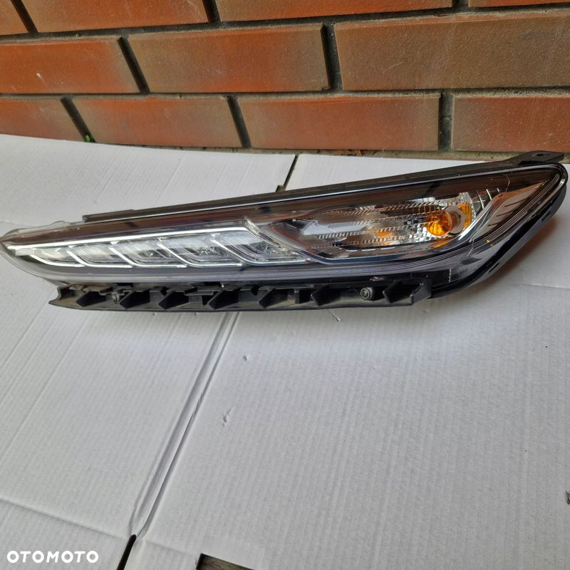 LAMPA PRZÓD LEWA HYUNDAI KONA 92207-J90 - 2