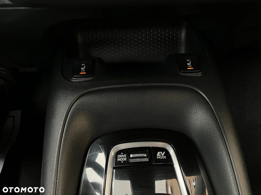 Toyota Corolla 1.8 Hybrid Comfort - 29