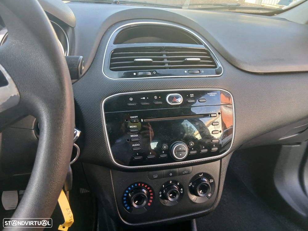 Fiat Grande Punto ver-1-2-free-start-stop - 12