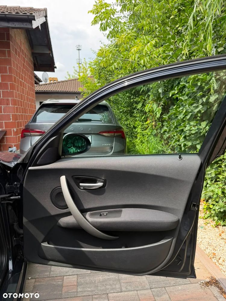 BMW Seria 1 - 22
