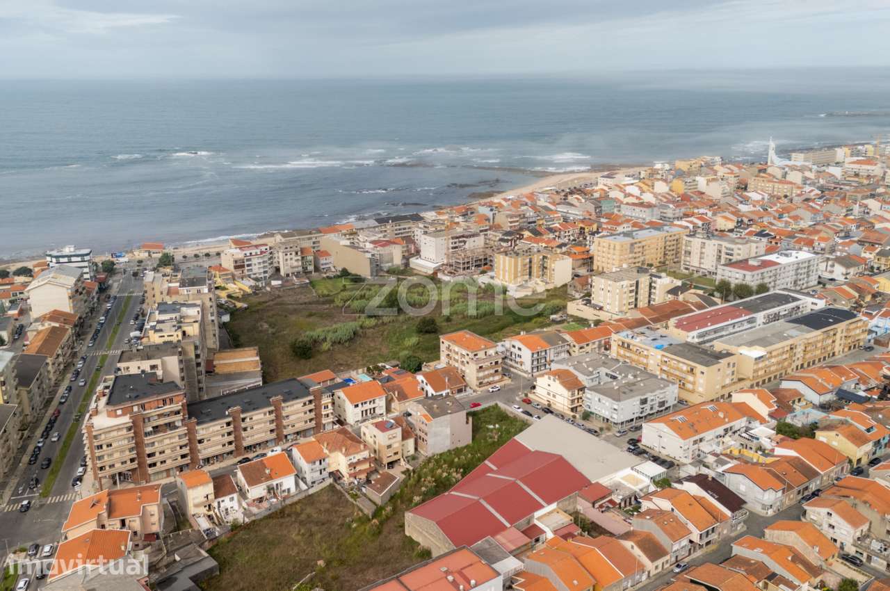 Moradia com 4 pisos a 300 metros da praia em Vila do Conde - Grande imagem: 2/60