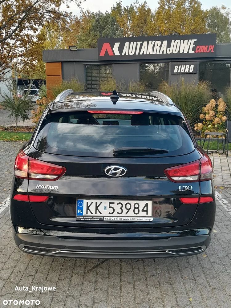 Hyundai i30 1.5 DPI Classic + - 5