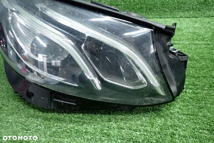 MERCEDES W213 213 E-KLASA LED PERFORMANCE 16-19 reflektor prawy lampa prawa - 2