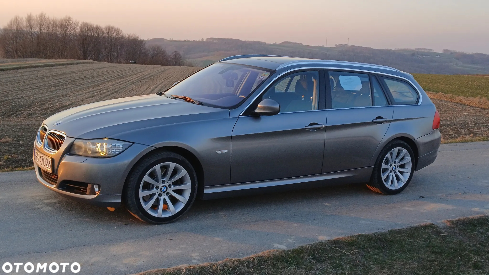 BMW Seria 3 330d xDrive DPF Touring - 2