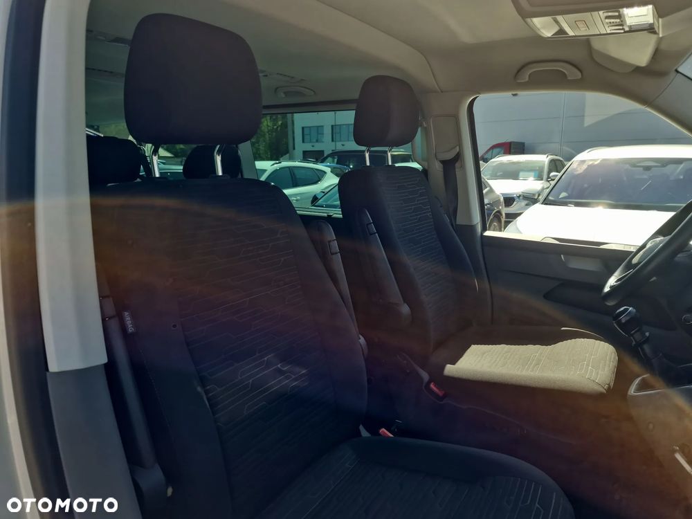 Volkswagen Caravelle - 36