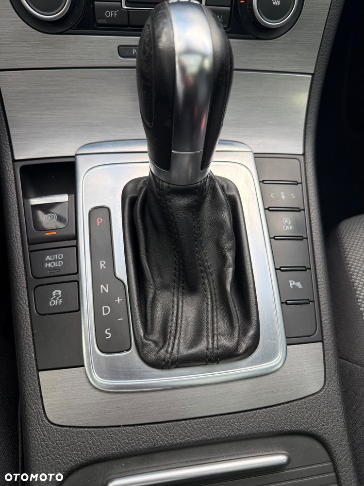 Volkswagen Passat 2.0 TDI DPF Highline DSG - 24